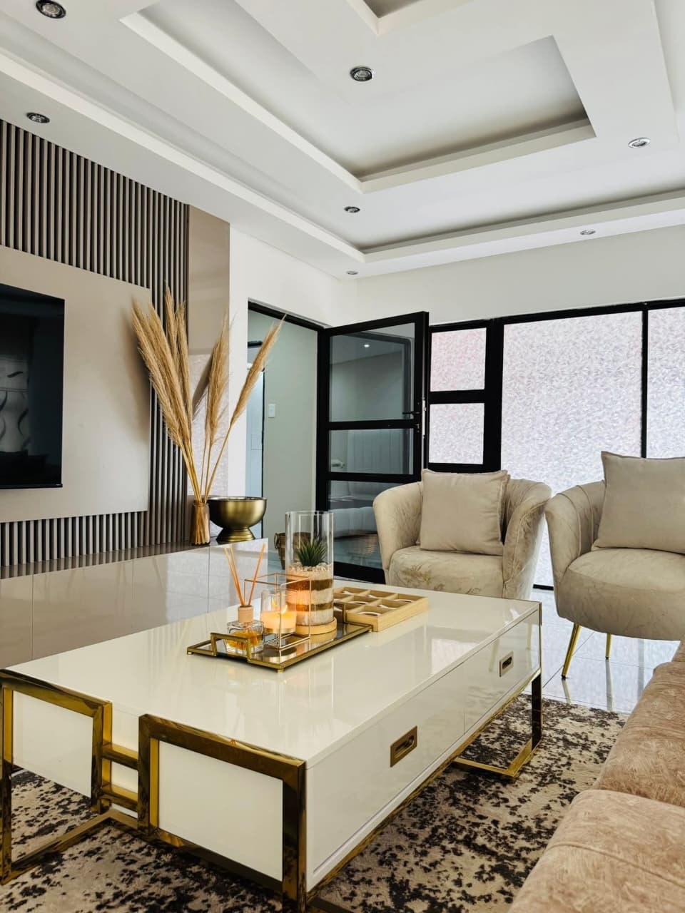 Ky tv unit and table - Image 2